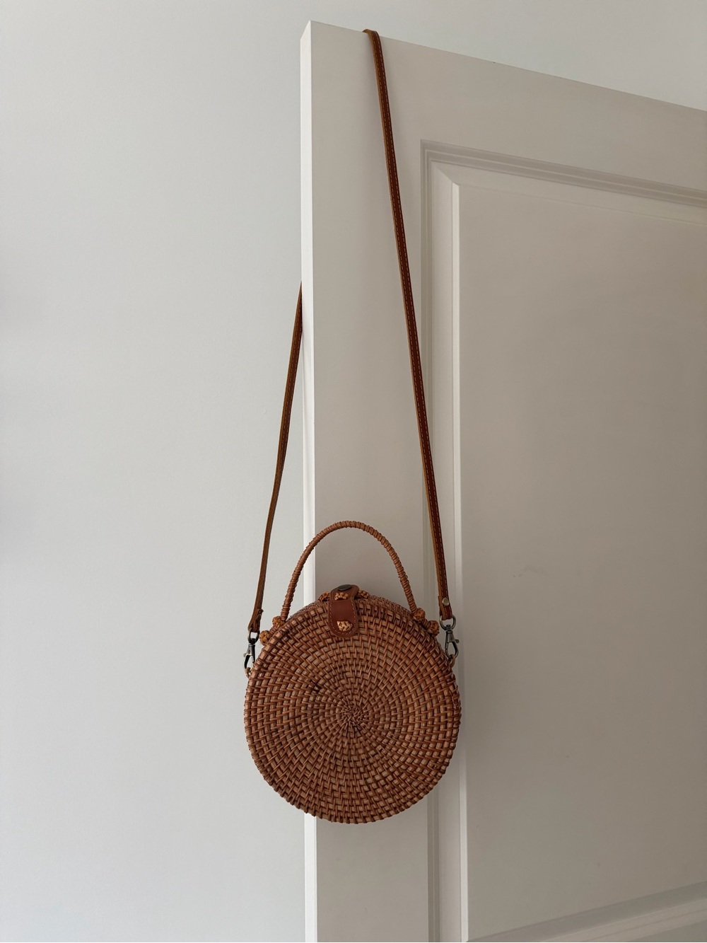 Woven Round Crossbody Bag in Brown